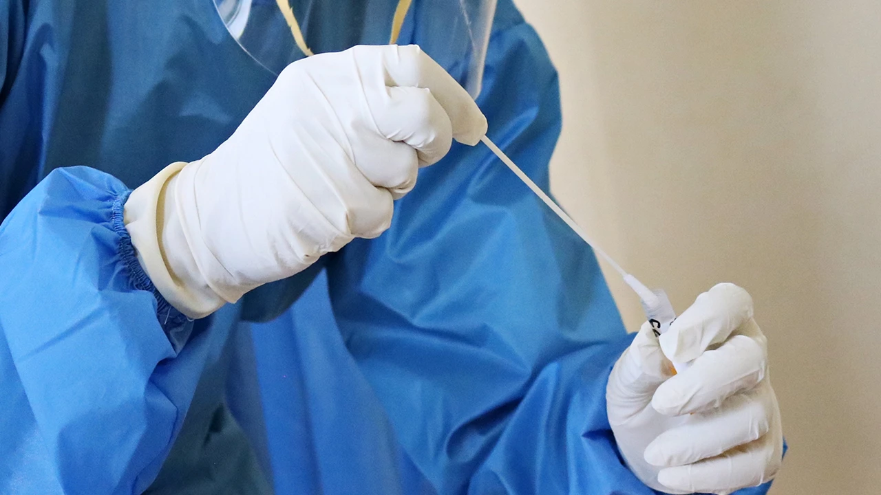 Lambda varyantı nedir? Lambda varyantı belirtileri nelerdir? Aşılar Lambda varyantına karşı etkili mi?